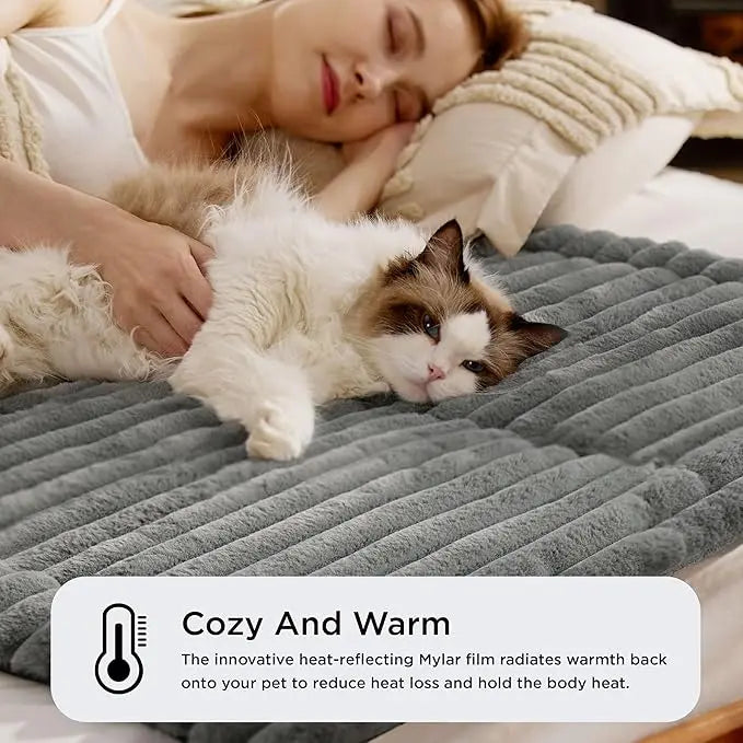 Self Warming Pet Bed – No Electricity Thermal Pad for Cats & Small Dogs